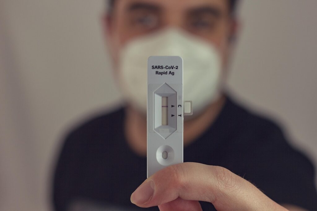 看護師国家試験が年2回実施されるのはいつまでですか？