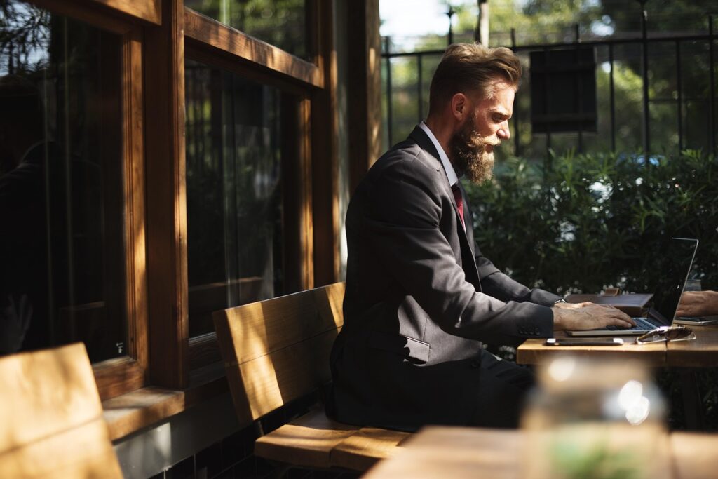 看護師を社会人から最短で目指すためのステップは？