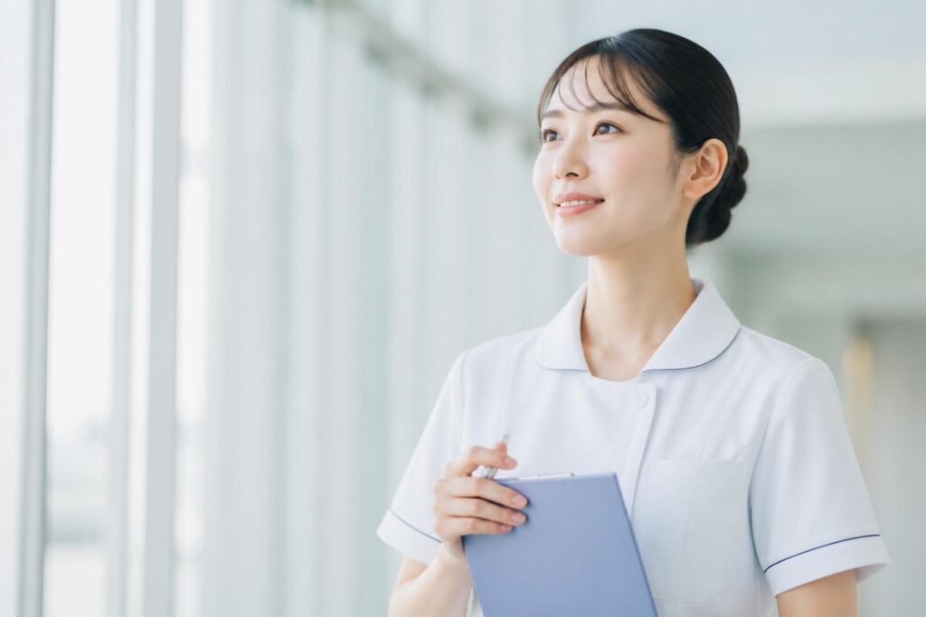 看護師免許の更新に必要な書類は何ですか？